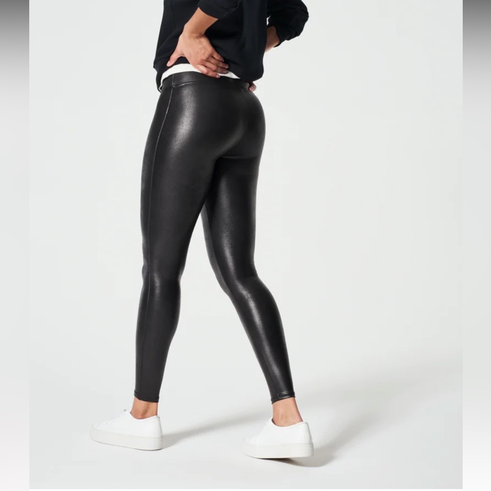 Spanx Faux Leather Black Leggings 2X PETITE - Picture 2 of 3